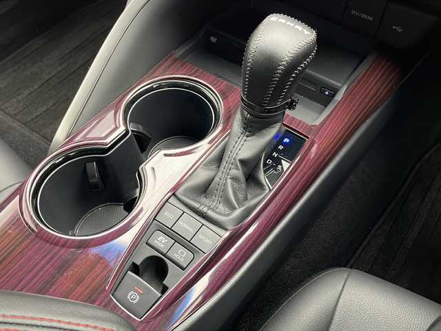 トヨタ カムリ WS 千葉県 2021(令3)年 2.9万km アティチュードブラックマイカ トヨタコネクトナビ/　CD/DVD/Bluetooth/フルセグTV/　Apple car play/Android Auto/トヨタセーフティセンス/レーダークルーズコントロール/レーンキープアシスト/衝突軽減ブレーキ/クリアランスソナー/ブラインドスポットモニター/先行車発進警報/ロードサインアシスト/電動パーキング/オートホールド/オートハイビーム/ハーフレザーシート/ビルトインETC２．０/後方ドラレコ/LEDライト/フォグランプ/パドルシフト/フロアマット/ドアバイザー