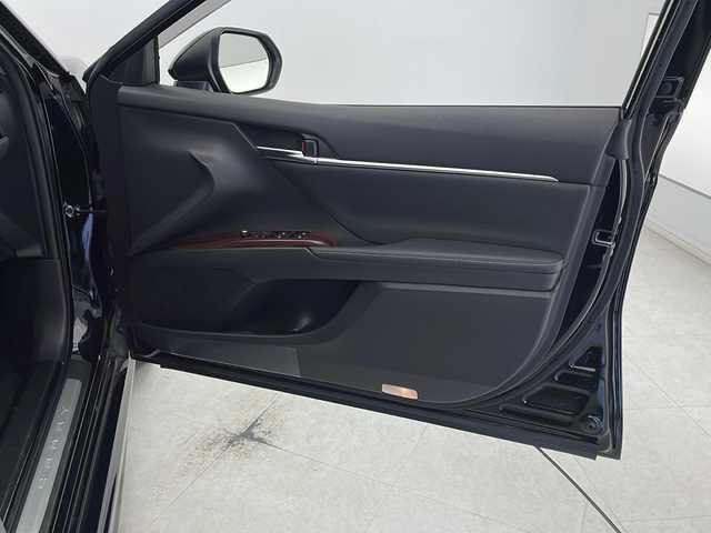 トヨタ カムリ WS 千葉県 2021(令3)年 2.9万km アティチュードブラックマイカ トヨタコネクトナビ/　CD/DVD/Bluetooth/フルセグTV/　Apple car play/Android Auto/トヨタセーフティセンス/レーダークルーズコントロール/レーンキープアシスト/衝突軽減ブレーキ/クリアランスソナー/ブラインドスポットモニター/先行車発進警報/ロードサインアシスト/電動パーキング/オートホールド/オートハイビーム/ハーフレザーシート/ビルトインETC２．０/後方ドラレコ/LEDライト/フォグランプ/パドルシフト/フロアマット/ドアバイザー