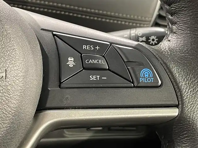 日産 セレナ ハイウェイスターVセレクションⅡ 愛知県 2019(令1)年 8.3万km シャイニングブルー 純正9インチナビ/フリップダウンモニター/プロパイロット/衝突軽減ブレーキ/両側電動スライドドア/アラウンドビューモニター/ETC/ドライブレコーダー/デジタルインナーミラー/フルセグTV/Bluetooth/コーナーセンサー/レーンキープアシスト/パーキングアシスト/プッシュスタート/USB接続/スマートキー/スペアキー/CD/DVD再生/ブルーレイ/アイドリングストップ/ミュージックサーバー/ミュージックプレイヤー接続/純正フロアマット/純正アルミホイール/オートライト/禁煙車/ウィンカーミラー/電動格納ミラー/フォグランプ/Wエアコン/シートバックテーブル/ハンズフリーパワースライドドア/電動パーキングブレーキ/オートブレーキホールド/横滑り防止装置