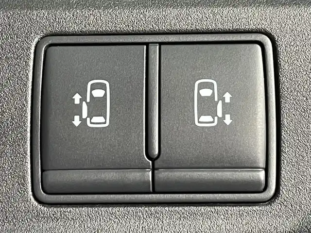 日産 セレナ ハイウェイスターVセレクションⅡ 愛知県 2019(令1)年 8.3万km シャイニングブルー 純正9インチナビ/フリップダウンモニター/プロパイロット/衝突軽減ブレーキ/両側電動スライドドア/アラウンドビューモニター/ETC/ドライブレコーダー/デジタルインナーミラー/フルセグTV/Bluetooth/コーナーセンサー/レーンキープアシスト/パーキングアシスト/プッシュスタート/USB接続/スマートキー/スペアキー/CD/DVD再生/ブルーレイ/アイドリングストップ/ミュージックサーバー/ミュージックプレイヤー接続/純正フロアマット/純正アルミホイール/オートライト/禁煙車/ウィンカーミラー/電動格納ミラー/フォグランプ/Wエアコン/シートバックテーブル/ハンズフリーパワースライドドア/電動パーキングブレーキ/オートブレーキホールド/横滑り防止装置