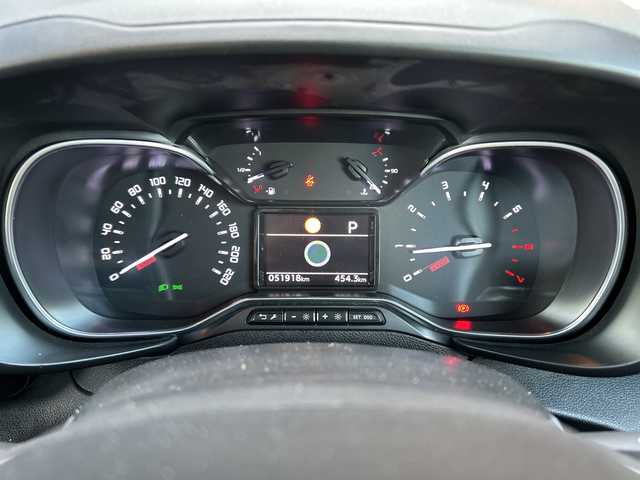 シトロエン ベルランゴ シャイン 宮崎県 2020(令2)年 5.2万km 緑 純正ナビ/・Bluetooth/・CarPlaｙ/・AM/FM/・iPod/・USB/ハロゲンライト/・ブラインドスポットモニター/・インテリジェントハイビーム/・オートライト/マルチパノラミックルーフ/ETC/リアモニター/ワイヤレス充電/プッシュスタート/両側スライドドア/純正16インチアルミホイール/スマートキー