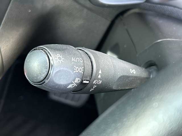 シトロエン ベルランゴ シャイン 宮崎県 2020(令2)年 5.2万km 緑 純正ナビ/・Bluetooth/・CarPlaｙ/・AM/FM/・iPod/・USB/ハロゲンライト/・ブラインドスポットモニター/・インテリジェントハイビーム/・オートライト/マルチパノラミックルーフ/ETC/リアモニター/ワイヤレス充電/プッシュスタート/両側スライドドア/純正16インチアルミホイール/スマートキー