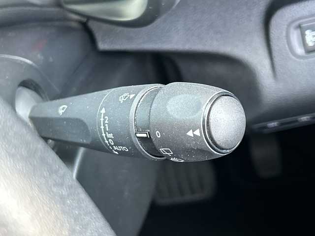 シトロエン ベルランゴ シャイン 宮崎県 2020(令2)年 5.2万km 緑 純正ナビ/・Bluetooth/・CarPlaｙ/・AM/FM/・iPod/・USB/ハロゲンライト/・ブラインドスポットモニター/・インテリジェントハイビーム/・オートライト/マルチパノラミックルーフ/ETC/リアモニター/ワイヤレス充電/プッシュスタート/両側スライドドア/純正16インチアルミホイール/スマートキー