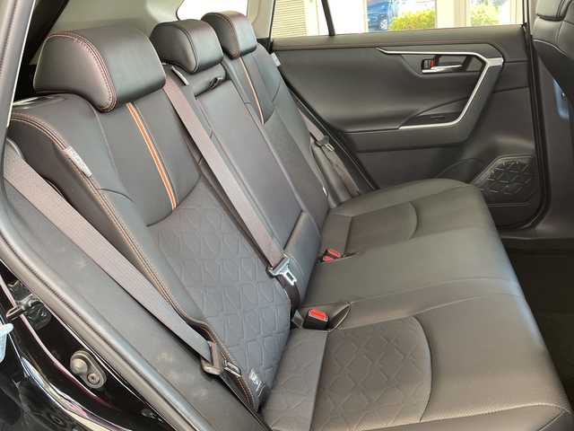 トヨタ ＲＡＶ４ アドベンチャー 埼玉県 2021(令3)年 3.3万km アッシュグレーメタリック/アティチュードブラックマイカ 2トーン トヨタセーフティセンス/純正ナビ/　　USB/BT/Miracast/バックカメラ/レーダークルーズコントロール/LEDオートライト/レザーシート/パワーシート/シートヒーター、エアシート/純正19インチAW/ステアヒーター/ブラインドスポットモニター/プッシュスタート/ETC/禁煙車