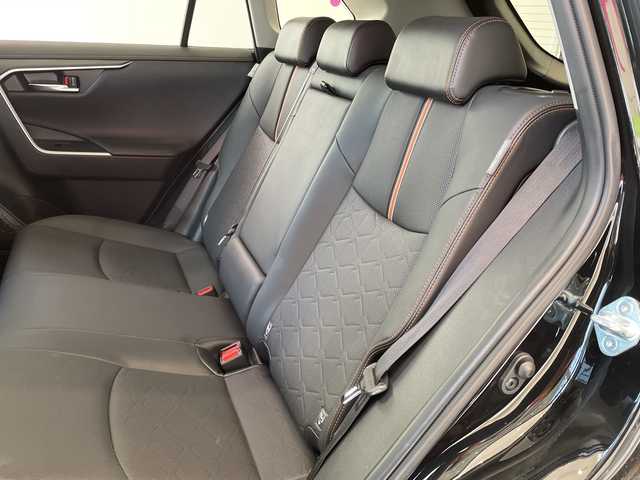 トヨタ ＲＡＶ４ アドベンチャー 埼玉県 2021(令3)年 3.3万km アッシュグレーメタリック/アティチュードブラックマイカ 2トーン トヨタセーフティセンス/純正ナビ/　　USB/BT/Miracast/バックカメラ/レーダークルーズコントロール/LEDオートライト/レザーシート/パワーシート/シートヒーター、エアシート/純正19インチAW/ステアヒーター/ブラインドスポットモニター/プッシュスタート/ETC/禁煙車