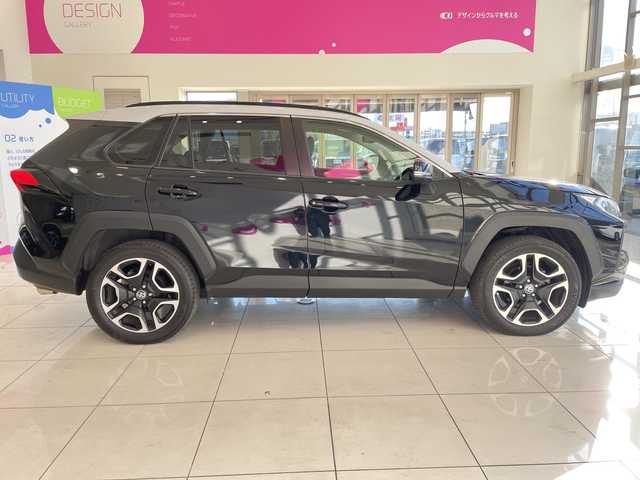 トヨタ ＲＡＶ４ アドベンチャー 埼玉県 2021(令3)年 3.3万km アッシュグレーメタリック/アティチュードブラックマイカ 2トーン トヨタセーフティセンス/純正ナビ/　　USB/BT/Miracast/バックカメラ/レーダークルーズコントロール/LEDオートライト/レザーシート/パワーシート/シートヒーター、エアシート/純正19インチAW/ステアヒーター/ブラインドスポットモニター/プッシュスタート/ETC/禁煙車