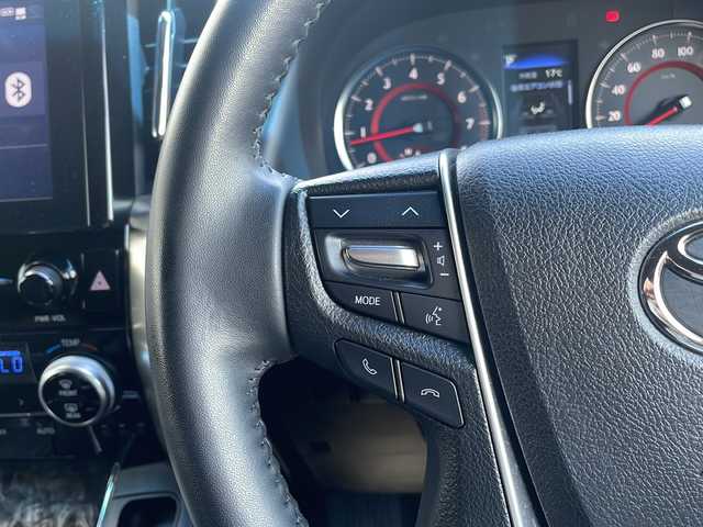 トヨタ アルファード S タイプゴールドⅡ 青森県 2021(令3)年 5.3万km ブラック ・寒冷地仕様/・４WD/・TRDエアロ/・純正ディスプレイオーディオ/・USB/Bluetooth/・バックカメラ/・プッシュスタート/・スマートキー/・スペアキー1本/・トヨタセーフティセンス/・レーダークルーズコントロール/・横滑り防止装置/・オートマチックハイビーム/・MTモード付AT/・LEDヘットライト/・アイドリングストップ/・コーナーセンサー/・ワイパーデアイサ/・ビルトインETC/・ドライブレコーダー（前後）/・両側パワースライドドア/・パワーバックドア/・オットマン/・社外16インチAW/・純正16インチ冬タイヤ積込/・純正フロアマット/・純正ドアバイザー