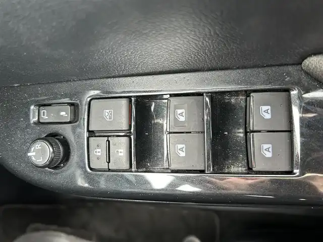 トヨタ ハイラックス Z 長崎県 2020(令2)年 4.2万km アティチュードブラックマイカ 4WD/純正ナビ(BT/CD/DVD)/フルセグTV/バックカメラ/ETC/レーダークルーズコントロール/クリアランスソナー/プリクラッシュセーフティシステム/レーンディパーチャーアラート/ロードサインアシスト/先行車発進告知機能/アクティブトラクションコントロール/ダウンヒルアシストコントロール制御/オートLSD/IC付ターボ/LEDヘッドランプ/本革巻きステアリング/上級ファブリックシート/純正17インチアルミホイール/スマートエントリー/スタートシステム/禁煙車