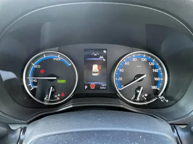 トヨタ ヴォクシー ハイブリッド S－G 千葉県 2022(令4)年 2.2万km アティチュードブラックマイカ ワンオーナー/10インチ純正ディスプレイオーディオ/純正ナビ/(AM/FM/BT/フルセグ/miracast/HDMI)/CD/DVDデッキ(OP)/14型フリップダウンモニター(V14T-R72R)/バックカメラ/コーナーセンサー/両側パワースライドドア/レータークルーズコントロール/オートハイビーム/前後ドラレコ(TZ-DR210)/純正シートカバー/シートヒーター/ETC2.0/社外スタッドレスタイヤ積込6分山(205/60/R16)/保証書・取説/inoo ルーフラック(鍵・取説有)