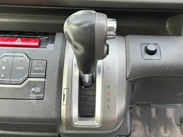 ホンダ ステップワゴン G Eセレクション 和歌山県 2014(平26)年 11.4万km ヒダマリアイボリーパール 社外ナビ/フルセグ/Bluetooth/バックカメラ/クルーズコントロール/横滑り防止/アイドリングストップ/片側パワースライドドア/ETC/電動格納ミラー/ウインカーミラー/ステアリングリモコン/スマートキー/ドアバイザー/純正マット/ECON