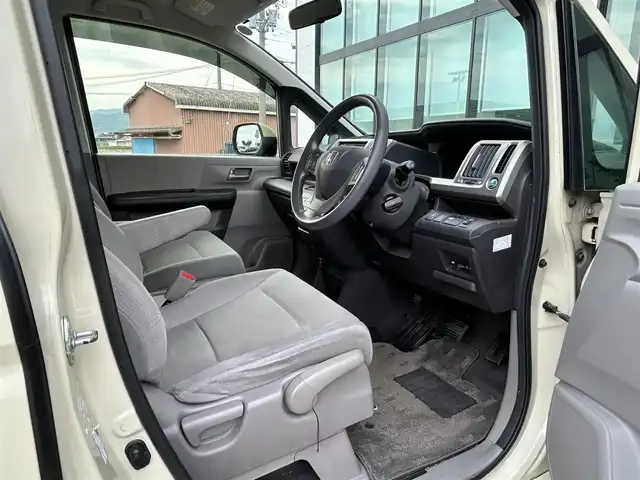 ホンダ ステップワゴン G Eセレクション 和歌山県 2014(平26)年 11.4万km ヒダマリアイボリーパール 社外ナビ/フルセグ/Bluetooth/バックカメラ/クルーズコントロール/横滑り防止/アイドリングストップ/片側パワースライドドア/ETC/電動格納ミラー/ウインカーミラー/ステアリングリモコン/スマートキー/ドアバイザー/純正マット/ECON