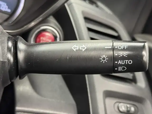 ホンダ Ｓ６６０ α 三重県 2016(平28)年 3.9万km プレミアムスターホワイトP ガソリン・ターボ/MR/6F/iPod対応USBプレーヤー（AUXジャックあり）／AM・FMチューナー/バックカメラ/ドライブレコーダー 前方/ETC/安全/・運転席用＆助手席用i-SRSエアバッグシステム/・i-サイドエアバッグシステム/・VSA/・EBD（電子制御制動力配分システム）付ABS/・ヒルスタートアシスト機能/装備/・【OP】アシンメトリーカラースポーツレザーシート（運転席：ライトグレー／助手席：ダークグレー）/・ハーフレザーシート/・クルーズコントロール/・オートライト/・LEDヘッドライト/・オートエアコン/・ステアリングスイッチ/・プッシュスタート/・パワーウインドウ/・パワーステアリング/・本革巻きステアリング/・フロント15x5J / リア16×6.5J 純正アルミホイール/・保/・スマートキーx1