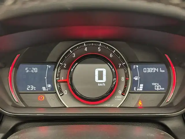 ホンダ Ｓ６６０ α 三重県 2016(平28)年 3.9万km プレミアムスターホワイトP ガソリン・ターボ/MR/6F/iPod対応USBプレーヤー（AUXジャックあり）／AM・FMチューナー/バックカメラ/ドライブレコーダー 前方/ETC/安全/・運転席用＆助手席用i-SRSエアバッグシステム/・i-サイドエアバッグシステム/・VSA/・EBD（電子制御制動力配分システム）付ABS/・ヒルスタートアシスト機能/装備/・【OP】アシンメトリーカラースポーツレザーシート（運転席：ライトグレー／助手席：ダークグレー）/・ハーフレザーシート/・クルーズコントロール/・オートライト/・LEDヘッドライト/・オートエアコン/・ステアリングスイッチ/・プッシュスタート/・パワーウインドウ/・パワーステアリング/・本革巻きステアリング/・フロント15x5J / リア16×6.5J 純正アルミホイール/・保/・スマートキーx1