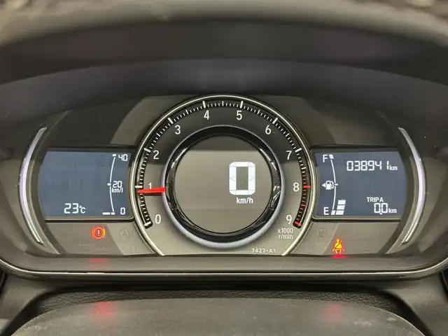 ホンダ Ｓ６６０ α 三重県 2016(平28)年 3.9万km プレミアムスターホワイトP ガソリン・ターボ/MR/6F/iPod対応USBプレーヤー（AUXジャックあり）／AM・FMチューナー/バックカメラ/ドライブレコーダー 前方/ETC/安全/・運転席用＆助手席用i-SRSエアバッグシステム/・i-サイドエアバッグシステム/・VSA/・EBD（電子制御制動力配分システム）付ABS/・ヒルスタートアシスト機能/装備/・【OP】アシンメトリーカラースポーツレザーシート（運転席：ライトグレー／助手席：ダークグレー）/・ハーフレザーシート/・クルーズコントロール/・オートライト/・LEDヘッドライト/・オートエアコン/・ステアリングスイッチ/・プッシュスタート/・パワーウインドウ/・パワーステアリング/・本革巻きステアリング/・フロント15x5J / リア16×6.5J 純正アルミホイール/・保/・スマートキーx1
