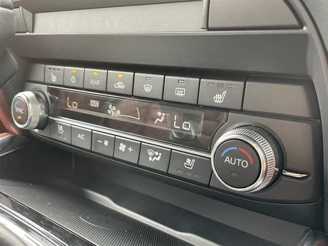 マツダ ＣＸ－８ XD エクスクルーシブモード 千葉県 2021(令3)年 4万km プラチナクォーツメタリック レザーシート/360°カメラ/BOSEプレミアムサウンド/純正マツダコネクトナビ/・Bluetooth/フルセグTV/前席パワーシート/1列目2列目シートヒーター/1列目2列目シートベンチレーション/パワーバックドア/レーンキープアシスト/アダプティブクルーズコントロール/ブラインドスポットモニター/スマートキー/前後コーナーセンサー/ヘッドアップディスプレイ/パドルシフト/純正19インチアルミホイール/置くだけ充電/純正アダプティブLEDヘッドライト/フォグランプ/本革巻ステアリング/純正前後ドライブレコーダー/社外ETC2.0/ドアバイザー/サイド＆カーテンエアバッグ/新車保証書＆取扱説明書