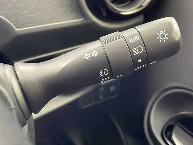 トヨタ アクア S スタイルブラック 愛知県 2016(平28)年 2.3万km ダークブルーマイカ 社外ナビ/・Bluetooth/・CD/DVD/・フルセグテレビ/バックカメラ/衝突軽減ブレーキ/レーンキープアシスト/オートライト/ドライブレコーダー/スマートキー/ＥＴＣ/アイドリングストップ