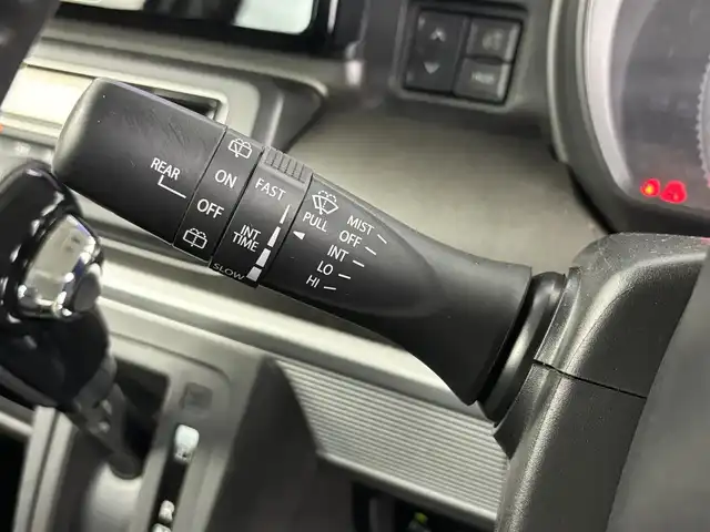 スズキ スペーシア ギア HYBRID XZターボ 埼玉県 2023(令5)年 3.1万km ピュアホワイトP ・セーフティサポート/・純正９インチナビゲーション/（フルセグTV/CD/DVD/Bluetooth/アップルカープレイ/アンドロイドオート）/・全方位カメラ/・クリアランスソナー /・レーダークルーズコントロール/・パドルシフト/・両側電動スライドドア/・運転席助手席シートヒーター /・ヘッドアップディスプレイ/・天井サーキュレーター/・後席ロールサンシェード/・運転席後テーブル/・オートLEDヘッドライト/・スマートキー/・プッシュスタート/・純正１４インチアルミホイール