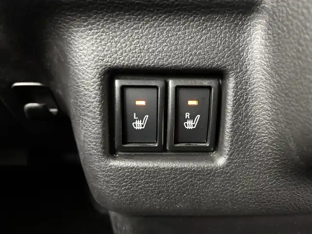 スズキ スペーシア ギア HYBRID XZターボ 埼玉県 2023(令5)年 3.1万km ピュアホワイトP ・セーフティサポート/・純正９インチナビゲーション/（フルセグTV/CD/DVD/Bluetooth/アップルカープレイ/アンドロイドオート）/・全方位カメラ/・クリアランスソナー /・レーダークルーズコントロール/・パドルシフト/・両側電動スライドドア/・運転席助手席シートヒーター /・ヘッドアップディスプレイ/・天井サーキュレーター/・後席ロールサンシェード/・運転席後テーブル/・オートLEDヘッドライト/・スマートキー/・プッシュスタート/・純正１４インチアルミホイール