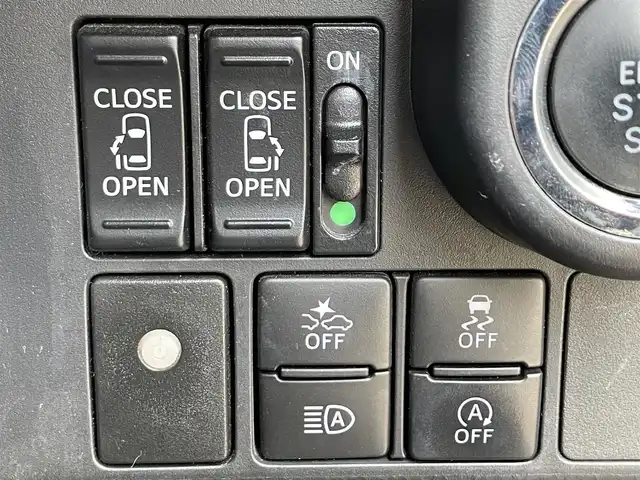 トヨタ タンク カスタムG－T 滋賀県 2019(平31)年 5.7万km ホワイトパールクリスタルシャイン 禁煙車/純正9インチナビ(CD/DVD/フルセグ/Bluetooth)/前席シートヒーター/全方位カメラ/クルーズコントロール/LEDヘッドライト/前方ドライブレコーダー/ETC/オートライト/オートハイビーム/両側パワースライドドア/コーナーセンサー/アイドリングストップ/ステアリングリモコン/純正フロアマット/ドアバイザー/プッシュスタート/スマートキー