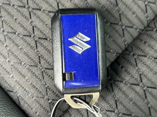 スズキ スペーシア カスタム HYBRID XS ターボ 佐賀県 2023(令5)年 3.2万km インディゴブルーメタリック/ブラック 社外メモリーナビゲーション/・フルセグTV/CD/DVD/SD/Bluetooth/バックカメラ/ビルトインETC/ヘッドアップディスプレイ/両側パワースライドドア/天井サーキュレーター/ハーフレザーシート/D席シートヒーター/後席サンシェード/ISOFIX対応/パドルシフト/革巻きステアリング/ステアリングリモコン/純正15インチアルミホイール/純正LEDヘッドライト/・オートマチックハイビーム/純正LEDフォグランプ/ドアバイザ―/新車保証書/取扱説明書/スペアキー１本/アダプティブクルーズコントロール/デュアルカメラブレーキサポート/車線逸脱警報機能/パーキングセンサー