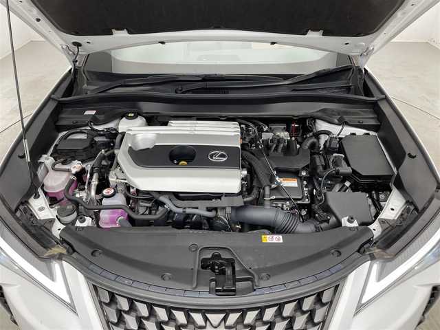 レクサス ＵＸ 250h バージョンC 滋賀県 2022(令4)年 3.9万km ソニッククォーツ 禁煙車/純正12.3インチナビ(フルセグ/ミラーキャスト/Bluetooth)/サンルーフ/パワーシート/茶革シート/前席シートヒーター/ＥＴＣ２．０/ＬＥＤヘッドライト/ステアリングヒーター/パドルシフト/オートライト/レーダークルーズコントロール/運転席シートポジションメモリー/オートライト/プッシュスタート/スマートキー×2/カードキー