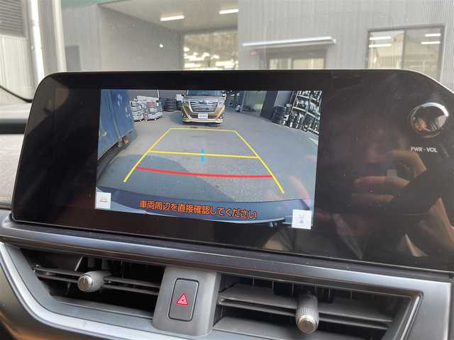 レクサス ＵＸ 250h バージョンC 滋賀県 2022(令4)年 3.9万km ソニッククォーツ 禁煙車/純正12.3インチナビ(フルセグ/ミラーキャスト/Bluetooth)/サンルーフ/パワーシート/茶革シート/前席シートヒーター/ＥＴＣ２．０/ＬＥＤヘッドライト/ステアリングヒーター/パドルシフト/オートライト/レーダークルーズコントロール/運転席シートポジションメモリー/オートライト/プッシュスタート/スマートキー×2/カードキー