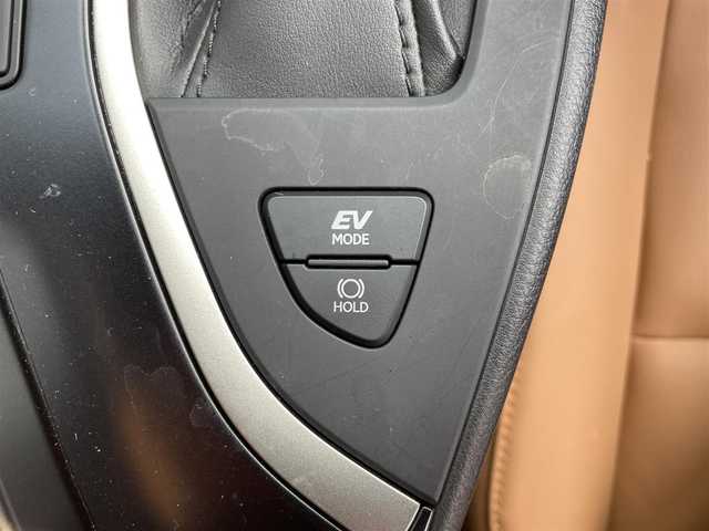 レクサス ＵＸ 250h バージョンC 滋賀県 2022(令4)年 3.9万km ソニッククォーツ 禁煙車/純正12.3インチナビ(フルセグ/ミラーキャスト/Bluetooth)/サンルーフ/パワーシート/茶革シート/前席シートヒーター/ＥＴＣ２．０/ＬＥＤヘッドライト/ステアリングヒーター/パドルシフト/オートライト/レーダークルーズコントロール/運転席シートポジションメモリー/オートライト/プッシュスタート/スマートキー×2/カードキー