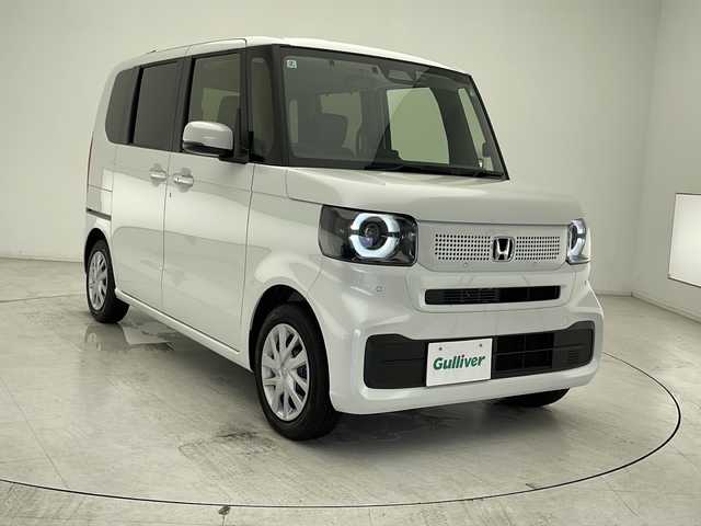 ホンダ Ｎ ＢＯＸ 千葉県 2025(令7)年 0.1万km プラチナホワイトパール 衝突軽減ブレーキ　/レーンキープアシスト　/レーダークルーズコントロール　/前後コーナーセンサー　/オートライトハイビーム　/LEDヘッドライト/片側パワースライドドア　/８インチメモリナビ　/　フルセグTV/AM/FM/BT/バックカメラ/ステアリングスイッチ/純正ビルトインETC/前席シートヒーター/ベンチシート/チップアップシート/純正フロアマット/電動パーキングブレーキ/ブレーキホールド/電格ミラー