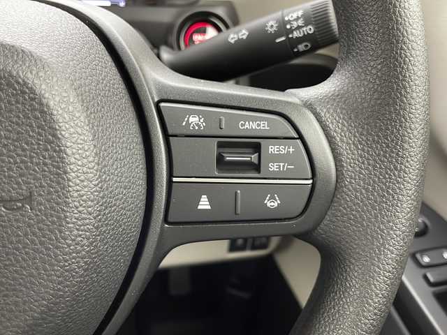 ホンダ Ｎ ＢＯＸ 千葉県 2025(令7)年 0.1万km プラチナホワイトパール 衝突軽減ブレーキ　/レーンキープアシスト　/レーダークルーズコントロール　/前後コーナーセンサー　/オートライトハイビーム　/LEDヘッドライト/片側パワースライドドア　/８インチメモリナビ　/　フルセグTV/AM/FM/BT/バックカメラ/ステアリングスイッチ/純正ビルトインETC/前席シートヒーター/ベンチシート/チップアップシート/純正フロアマット/電動パーキングブレーキ/ブレーキホールド/電格ミラー