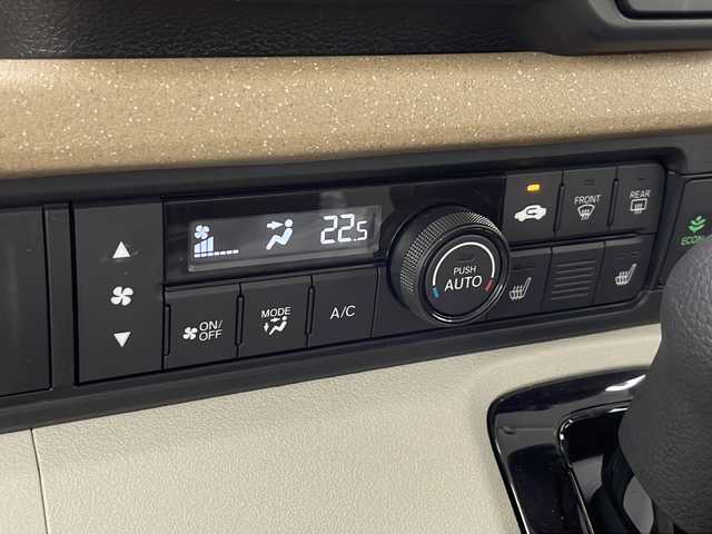 ホンダ Ｎ ＢＯＸ 千葉県 2025(令7)年 0.1万km プラチナホワイトパール 衝突軽減ブレーキ　/レーンキープアシスト　/レーダークルーズコントロール　/前後コーナーセンサー　/オートライトハイビーム　/LEDヘッドライト/片側パワースライドドア　/８インチメモリナビ　/　フルセグTV/AM/FM/BT/バックカメラ/ステアリングスイッチ/純正ビルトインETC/前席シートヒーター/ベンチシート/チップアップシート/純正フロアマット/電動パーキングブレーキ/ブレーキホールド/電格ミラー