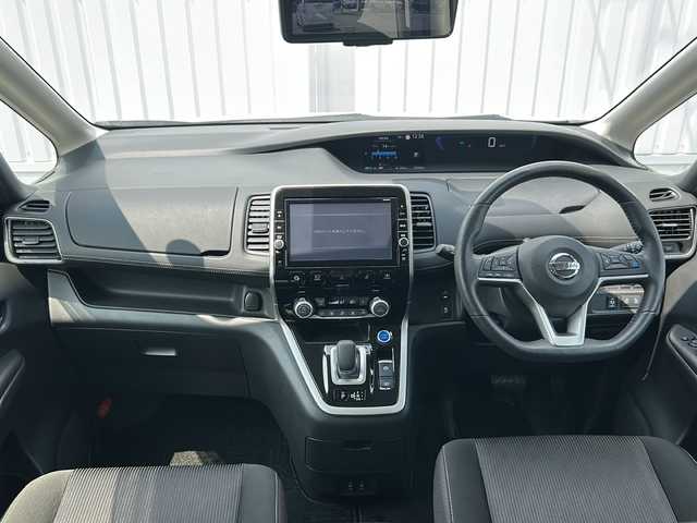 日産 セレナ e－パワー ハイウェイスター V 奈良県 2019(平31)年 3.5万km ミントホワイトP 純正9型ナビ/全周囲カメラ/デジタルインナーミラー/前方ドライブレコーダー/革巻きステアリング/ステアリングリモコン/ステアリングヒーター/前席シートヒーター/USB・タイプC給電ポート/ビルトインETC/パーキングアシスト/純正フロアマット/電子パーキング/リヤサンシェード/両側パワースライドドア/スペアキー/プロパイロット/電動格納ミラー/禁煙車