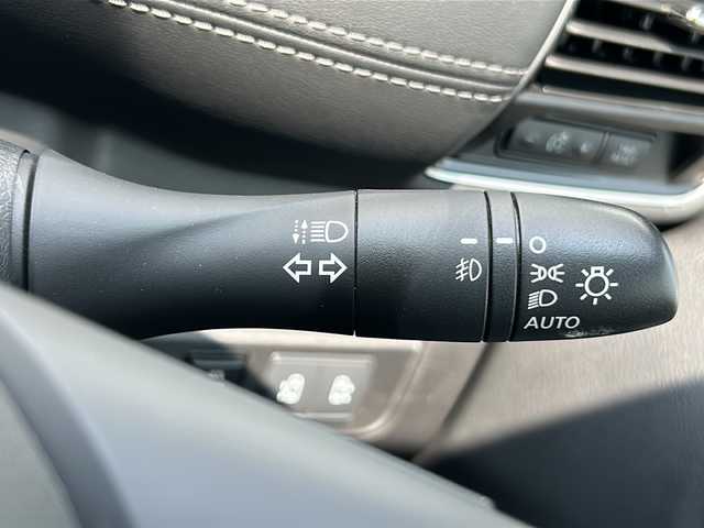 日産 セレナ e－パワー ハイウェイスター V 奈良県 2019(平31)年 3.5万km ミントホワイトP 純正9型ナビ/全周囲カメラ/デジタルインナーミラー/前方ドライブレコーダー/革巻きステアリング/ステアリングリモコン/ステアリングヒーター/前席シートヒーター/USB・タイプC給電ポート/ビルトインETC/パーキングアシスト/純正フロアマット/電子パーキング/リヤサンシェード/両側パワースライドドア/スペアキー/プロパイロット/電動格納ミラー/禁煙車