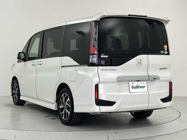 ホンダ ステップワゴン スパーダ ホンダセンシング 大阪府 2019(令1)年 2.1万km プラチナホワイトパール ホンダセンシング/　・衝突軽減ブレーキ/　・誤発進抑制機能/　・歩行者事故軽減ステアリング/　・車線維持支援システム/　・路外逸脱抑制機能/　・先行車発進お知らせ機能/　・標識認識機能/わくわくゲート/純正ナビ（Bluetooth/CD/DVD/AM/FM）/フルセグTV/バックカメラ/両側パワースライドドア/レーダークルーズコントロール/LEDヘッドライト/純正16インチアルミホイール/パドルシフト/スマートキー/ETC