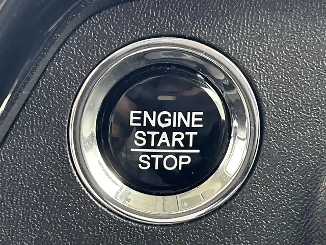 ホンダ ステップワゴン スパーダ ホンダセンシング 大阪府 2019(令1)年 2.1万km プラチナホワイトパール ホンダセンシング/　・衝突軽減ブレーキ/　・誤発進抑制機能/　・歩行者事故軽減ステアリング/　・車線維持支援システム/　・路外逸脱抑制機能/　・先行車発進お知らせ機能/　・標識認識機能/わくわくゲート/純正ナビ（Bluetooth/CD/DVD/AM/FM）/フルセグTV/バックカメラ/両側パワースライドドア/レーダークルーズコントロール/LEDヘッドライト/純正16インチアルミホイール/パドルシフト/スマートキー/ETC