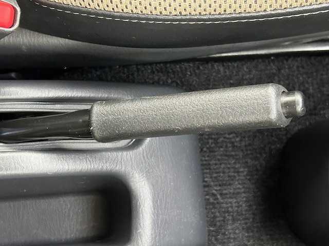 スズキ ジムニー ランドベンチャー 宮城県 2017(平29)年 5万km ブルーイッシュブラックパール3 禁煙車 /4WD /2人乗 (車検証記載変更済)/リフトアップ (ノーマルサス車載)/ケンウッドSDナビ /フルセグTV /TVキャンセラー /Bluetoothオーディオ /CD/DVD再生 /シートヒーター /ヒーテッドドアミラー /キーレスエントリー /専用合皮シート /ETC /保証書