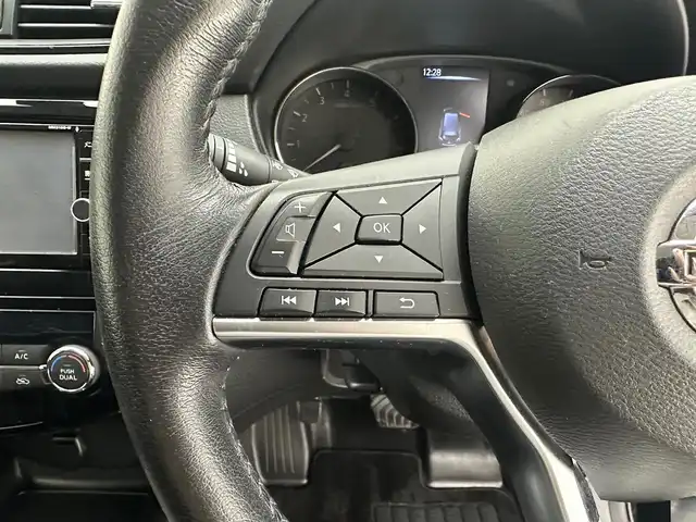 日産 エクストレイル ハイブリッド 20X 兵庫県 2019(平31)年 8.4万km ダイヤモンドブラック 純正SDナビ(CD/DVD/SD/Bluetooth/フルセグ)/・MM318D-W/バックカメラ/パワーバックドア/前後コーナーセンサー/ドライブレコーダー/純正17インチアルミホイール/純正フロアマット/ドアバイザー/LEDヘッドライト/LEDフォグライト/ETC/オートライト/スペアキー