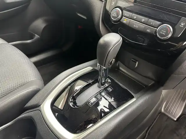 日産 エクストレイル ハイブリッド 20X 兵庫県 2019(平31)年 8.4万km ダイヤモンドブラック 純正SDナビ(CD/DVD/SD/Bluetooth/フルセグ)/・MM318D-W/バックカメラ/パワーバックドア/前後コーナーセンサー/ドライブレコーダー/純正17インチアルミホイール/純正フロアマット/ドアバイザー/LEDヘッドライト/LEDフォグライト/ETC/オートライト/スペアキー