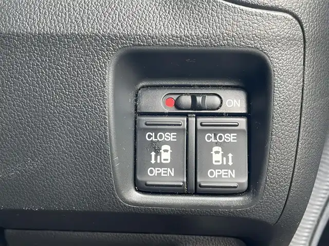 ホンダ Ｎ ＢＯＸ G SSパッケージ 埼玉県 2014(平26)年 7万km スマートブラック (株)IDOMが運営する【じしゃロン川越店】の自社ローン専用車両になります。こちらは現金またはオートローンご利用時の価格です。自社ローンご希望の方は別途その旨お申付け下さい/純正メモリーナビ　VXM-155VSi/ワンセグ/Bluetooth/CD/DVD/AM/FM/ETC/両側パワースライドドア/純正１４インチアルミホイール/シティブレーキアクティブシステム/HID/ステアリングリモコン/ドアバイザー/ウインカーミラー/W＆サイド＆カーテンエアバッグ