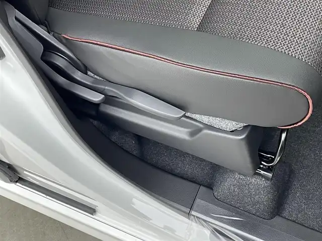 スズキ スペーシア カスタム HYBRID XS 群馬県 2025(令7)年 0.1千km ピュアホワイトパール/ブラック2トーン 届出済未使用車　スズキコネクトナビ　全方位モニター　両側パワースライドドア　レーダークルーズコントロール　後席サーキュレーター　ハイビームアシスト　シートヒーター　純正１５インチＡＷ　スマートキー