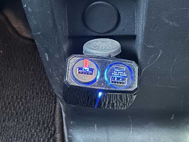 スズキ スペーシア カスタム HYBRID GS 岡山県 2020(令2)年 10.5万km ピュアホワイトP 登録時走行距離104687km/社外SDナビ/(AM/FM/DISC/TV/BT)/衝突被害軽減システム/アイドリングストップ/クリアランスソナー/シートヒーター/ドライブレコーダー/ETC/片側パワースライドドア/プッシュスタート/スマートキー/純正14インチアルミホイール/パワーウィンドウ/パワーステアリング/記録簿/保証書/取扱説明書