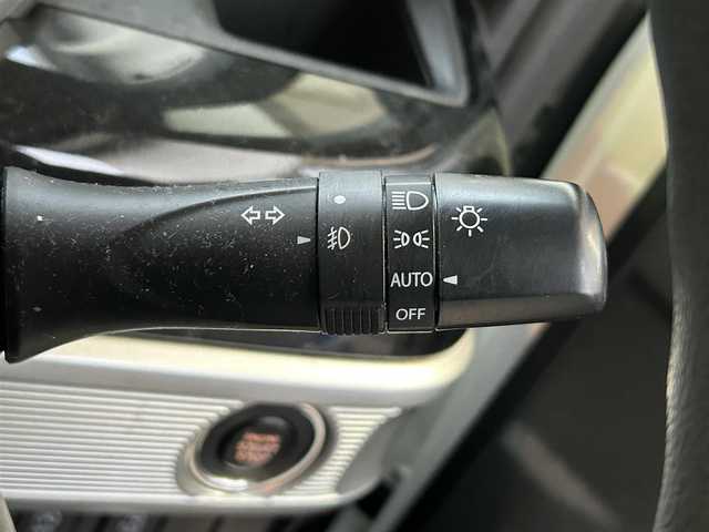 スズキ スペーシア カスタム HYBRID GS 岡山県 2020(令2)年 10.5万km ピュアホワイトP 登録時走行距離104687km/社外SDナビ/(AM/FM/DISC/TV/BT)/衝突被害軽減システム/アイドリングストップ/クリアランスソナー/シートヒーター/ドライブレコーダー/ETC/片側パワースライドドア/プッシュスタート/スマートキー/純正14インチアルミホイール/パワーウィンドウ/パワーステアリング/記録簿/保証書/取扱説明書