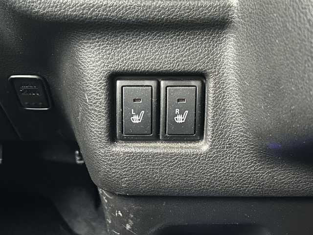 スズキ スペーシア カスタム HYBRID GS 岡山県 2020(令2)年 10.5万km ピュアホワイトP 登録時走行距離104687km/社外SDナビ/(AM/FM/DISC/TV/BT)/衝突被害軽減システム/アイドリングストップ/クリアランスソナー/シートヒーター/ドライブレコーダー/ETC/片側パワースライドドア/プッシュスタート/スマートキー/純正14インチアルミホイール/パワーウィンドウ/パワーステアリング/記録簿/保証書/取扱説明書