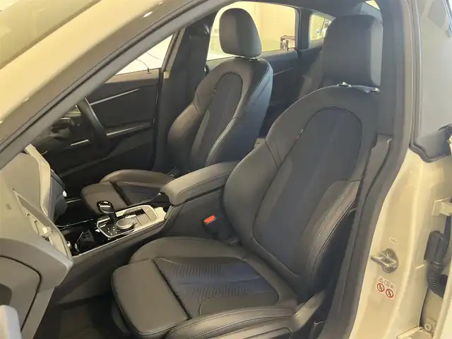 ＢＭＷ ２１８ｄ グランクーペ Mスポーツ 岐阜県 2022(令4)年 1.4万km アルピンホワイトⅢ ナビゲーション・パッケージ/ BMWライブコックピット/ 10.25インチ マルチディスプレイメーターパネル/ 10.25インチ ワイドコントロールディスプレイ/HDDナビゲーションシステム/　Bluetooth　Applecarplay/ITSスポット対応DSRC車載器/ドライビングアシスト/ アクティブクルーズコントロール/ トラフィックサインアシスト/ レーンディパーチャーウォーニング/ レーンチェンジウォーニング/ クロストラフィックウォーニング/ 前車接近警告機能/ 後車衝突警告機能/ 衝突回避被害軽減ブレーキ/ダイナミックスタビリティコントロール/ダイナミックトラクションコントロール/パーキングアシスト/ パークディスタンスコントロール/ パークディスタンスコントロール/ パーキングアシスト/ リヤビューカメラ/電動フロントシート　運転席メモリー機能付