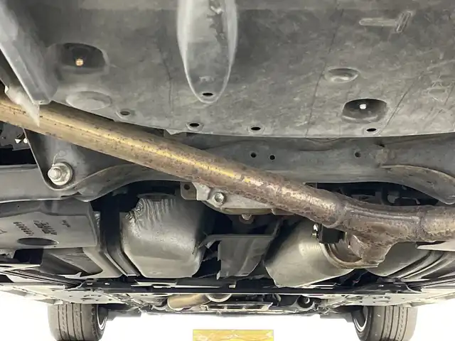 トヨタ クラウン ハイブリッド アスリートS 愛知県 2016(平28)年 11.8万km ホワイトパールクリスタルシャイン 禁煙車/純正8インチナビ/（CD/DVD/Bluetooth/フルセグTV）/バックカメラ/衝突軽減ブレーキ/レーダークルーズコントロール/パーキングセンサー/ETC/ドライブレコーダー/レーザーシート/パワーシート/シートヒーター/シートベンチレーション/ステアリングヒーター/純正１８インチアルミホイール/スマートキー/プッシュスタート/LEDヘッドライト/フロントフォグランプ/オートライト/純正フロアマット