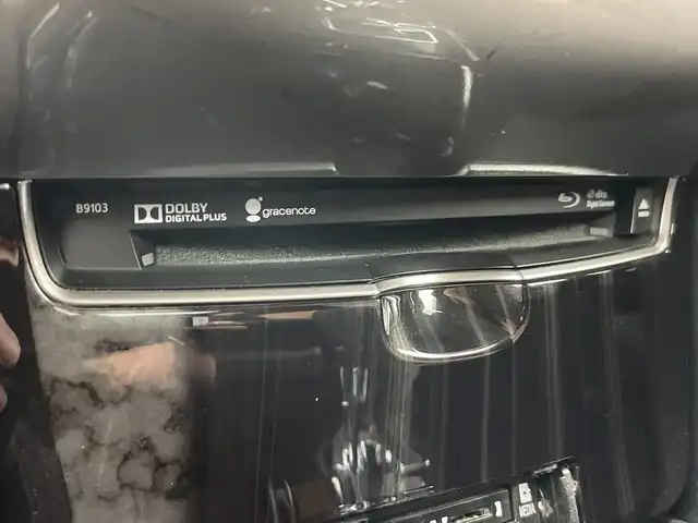 トヨタ クラウン ハイブリッド アスリートS 愛知県 2016(平28)年 11.8万km ホワイトパールクリスタルシャイン 禁煙車/純正8インチナビ/（CD/DVD/Bluetooth/フルセグTV）/バックカメラ/衝突軽減ブレーキ/レーダークルーズコントロール/パーキングセンサー/ETC/ドライブレコーダー/レーザーシート/パワーシート/シートヒーター/シートベンチレーション/ステアリングヒーター/純正１８インチアルミホイール/スマートキー/プッシュスタート/LEDヘッドライト/フロントフォグランプ/オートライト/純正フロアマット