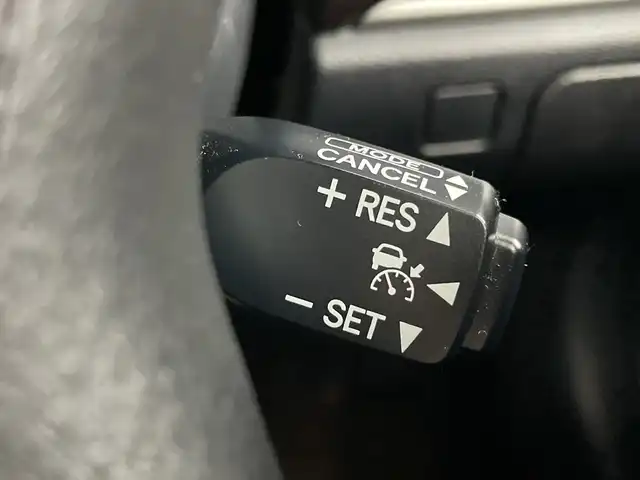 トヨタ クラウン ハイブリッド アスリートS 愛知県 2016(平28)年 11.8万km ホワイトパールクリスタルシャイン 禁煙車/純正8インチナビ/（CD/DVD/Bluetooth/フルセグTV）/バックカメラ/衝突軽減ブレーキ/レーダークルーズコントロール/パーキングセンサー/ETC/ドライブレコーダー/レーザーシート/パワーシート/シートヒーター/シートベンチレーション/ステアリングヒーター/純正１８インチアルミホイール/スマートキー/プッシュスタート/LEDヘッドライト/フロントフォグランプ/オートライト/純正フロアマット