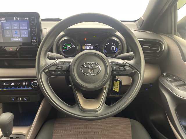 トヨタ ヤリス ハイブリッド G 三重県 2021(令3)年 2.9万km ホワイトパールクリスタルシャイン /禁煙車//純正ナビ//バックカメラ//トヨタセーフティセンス//プリクラッシュセーフティ//オートマチックハイビーム//レーダークルーズコントロール//前席シートヒーター//ビルトインETC//LEDヘッドライト//オートライト//前後ドライブレコーダー//ステアリングスイッチ