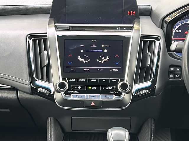 トヨタ クラウン ハイブリッド S Cパッケージ 愛知県 2019(平31)年 1.5万km ホワイトパールクリスタルシャイン 禁煙車/純正メモリナビ/　AM/FM/AUX/USB/DISC/BT/フルセグTV/バック・全周囲カメラ/前方ドライブレコーダー/TVキャンセラー/Toyata Safety Sense/クルーズコントロール（ACC）/レーンキープアシスト（LDA/LTA）/ブラインドスポットモニター（BSM）/オートマチックハイビーム（AHB）/プリクラッシュセーフティ（PCS）/前後クリアランスソナー（ICS）/横滑り防止装置/盗難防止装置/パーキングアシスト/電子パーキング/前席パワーシート/前席シートヒーター/ステアリングヒーター/ビルトインETC/革巻きステアリング/LEDヘッドライト/フォグランプ/オートライト/USB端子/純正17インチAW/純正フロアマット/純正ドアバイザー/W＋サイドエアバッグ/保証書/取説/スペアキー