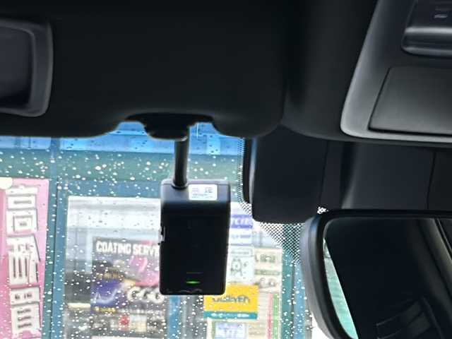 トヨタ クラウン ハイブリッド S Cパッケージ 愛知県 2019(平31)年 1.5万km ホワイトパールクリスタルシャイン 禁煙車/純正メモリナビ/　AM/FM/AUX/USB/DISC/BT/フルセグTV/バック・全周囲カメラ/前方ドライブレコーダー/TVキャンセラー/Toyata Safety Sense/クルーズコントロール（ACC）/レーンキープアシスト（LDA/LTA）/ブラインドスポットモニター（BSM）/オートマチックハイビーム（AHB）/プリクラッシュセーフティ（PCS）/前後クリアランスソナー（ICS）/横滑り防止装置/盗難防止装置/パーキングアシスト/電子パーキング/前席パワーシート/前席シートヒーター/ステアリングヒーター/ビルトインETC/革巻きステアリング/LEDヘッドライト/フォグランプ/オートライト/USB端子/純正17インチAW/純正フロアマット/純正ドアバイザー/W＋サイドエアバッグ/保証書/取説/スペアキー