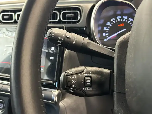 シトロエン Ｃ３ シャイン 福岡県 2019(令1)年 9.1万km 青 ガラスルーフ　/純正ディスプレイオーディオ　/ＡｐｐｌｅＣａｒＰｌａｙ　/クルコン　/ＢＳＭ　/ＥＴＣ　/純正１６インチＡＷ